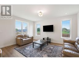 32 SUTHERLAND CRESCENT SW - 29
