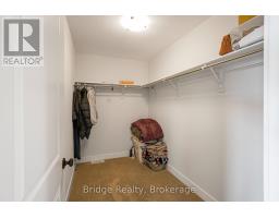 32 SUTHERLAND CRESCENT SW - 36