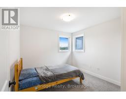 32 SUTHERLAND CRESCENT SW - 37