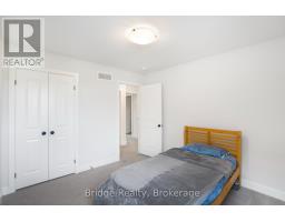 32 SUTHERLAND CRESCENT SW - 38