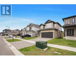 32 SUTHERLAND CRESCENT SW - 4