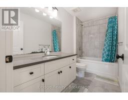 32 SUTHERLAND CRESCENT SW - 40
