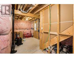 32 SUTHERLAND CRESCENT SW - 44