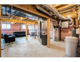 32 SUTHERLAND CRESCENT SW - 45