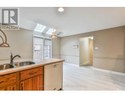 17 - 647 LANSDOWNE AVENUE - 14