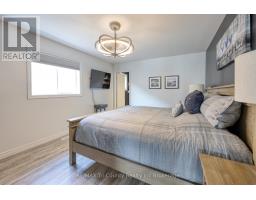 51 TRAILVIEW DRIVE - 24
