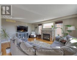 7 WOODHATCH CRESCENT - 16
