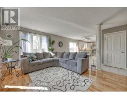 7 WOODHATCH CRESCENT - 18