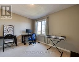7 WOODHATCH CRESCENT - 29