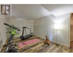 7 WOODHATCH CRESCENT - 35