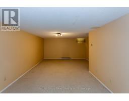 6 - 1135 NELLIS STREET - 15