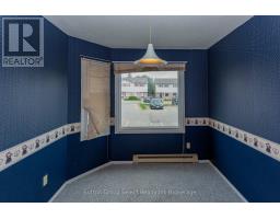 6 - 1135 NELLIS STREET - 4