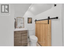 33 STANLEY STREET - 27