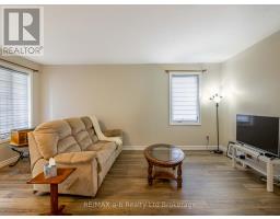 18 ORIOLE CRESCENT - 10