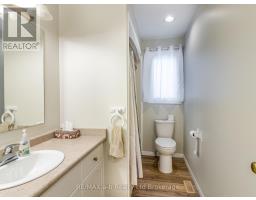 18 ORIOLE CRESCENT - 12