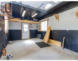 18 ORIOLE CRESCENT - 25