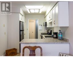 18 ORIOLE CRESCENT - 4