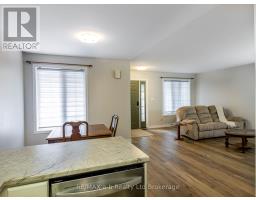 18 ORIOLE CRESCENT - 6