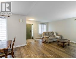 18 ORIOLE CRESCENT - 8