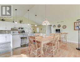 24 - 87 DONKER DRIVE - 12