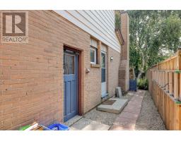 9 EDMUNDS CRESCENT - 29
