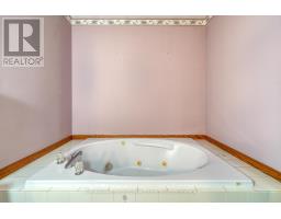 45 PONDVIEW COURT - 24