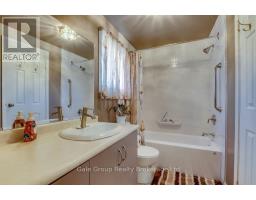 7 - 458 SPRINGBANK AVENUE N - 19