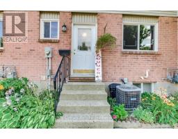 7 - 458 SPRINGBANK AVENUE N - 2