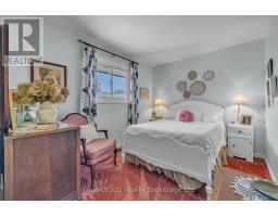 997 VANIER AVENUE - 15