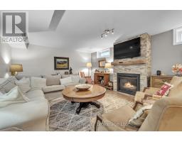 997 VANIER AVENUE - 21