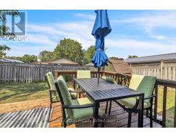 997 VANIER AVENUE - 32
