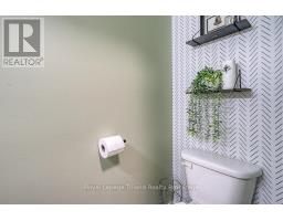 14 - 10 DUFFERIN STREET - 21