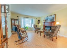 53 HAWKINS CRESCENT - 7