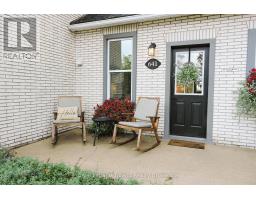 641 MAIN STREET N - 3