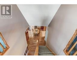62 EDWIN CRESCENT - 24