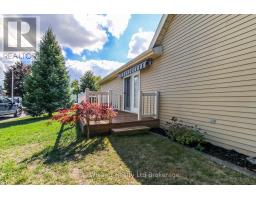 62 EDWIN CRESCENT - 25