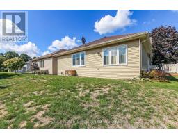 62 EDWIN CRESCENT - 26