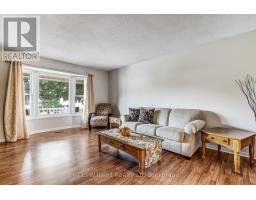 62 EDWIN CRESCENT - 5