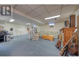 255 CARTIER DRIVE - 22