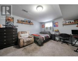 417 10TH CONCESSION ROAD - 40