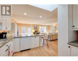 55 FAIRS CRESCENT - 14