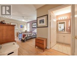 55 FAIRS CRESCENT - 23