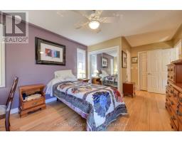 55 FAIRS CRESCENT - 24