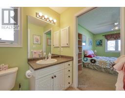 55 FAIRS CRESCENT - 28
