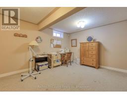 55 FAIRS CRESCENT - 29