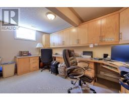 55 FAIRS CRESCENT - 33