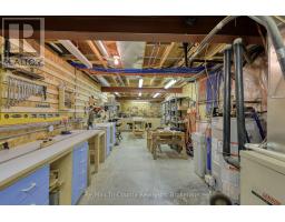 55 FAIRS CRESCENT - 38