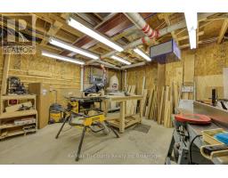 55 FAIRS CRESCENT - 40