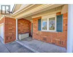 55 FAIRS CRESCENT - 47