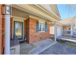 55 FAIRS CRESCENT - 48